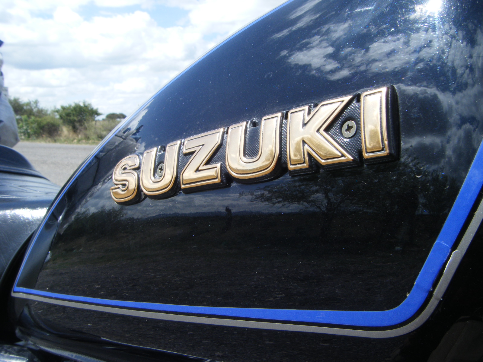 Suzuki Tanque fondo