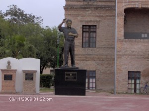 7 Estatua a Guajardo