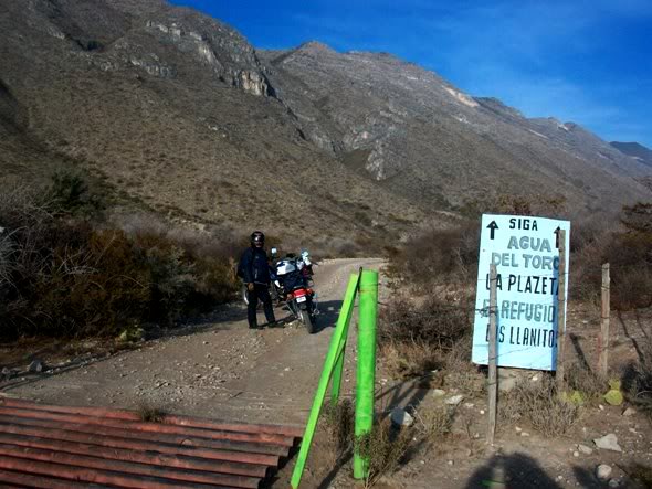 Sigamos a Los Llanitos