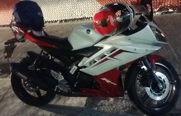 Yamaha R15 2014.