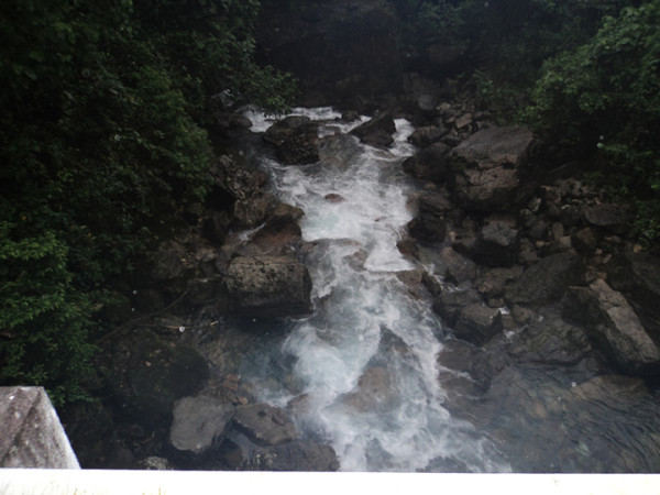 Río de agua limpia…