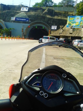 Llegando al Destino / Maxitunel de Acapulco