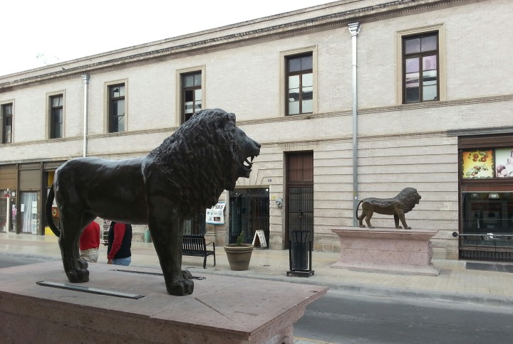 "León"