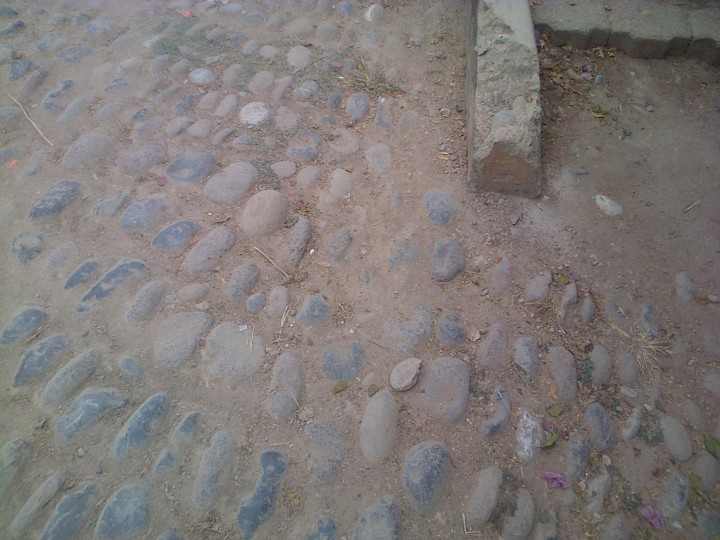 Pavimento... de piedras. :-)