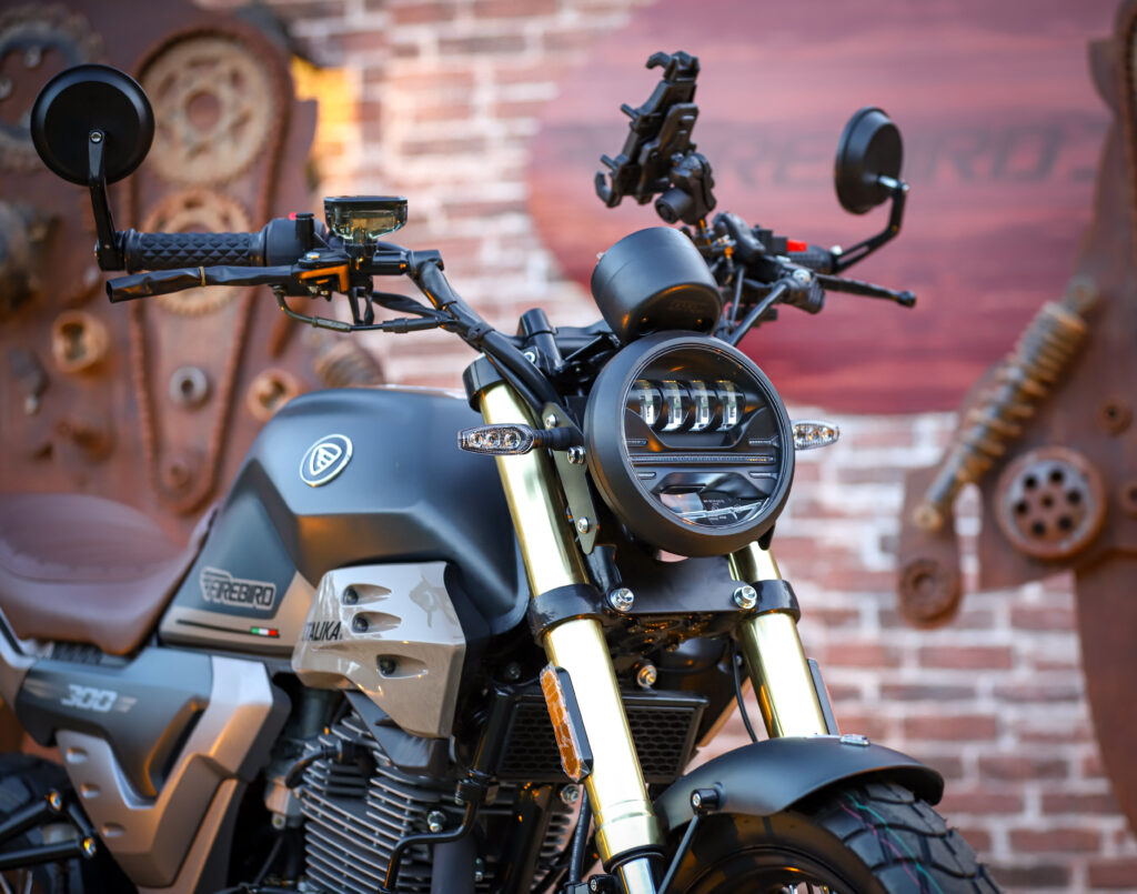 Iluminación LED y con lupa